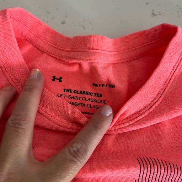 Under Armour tshirt, size Small, EUC - Picture 2 of 2